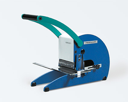 Pernuma Perfoset Tischprägezange